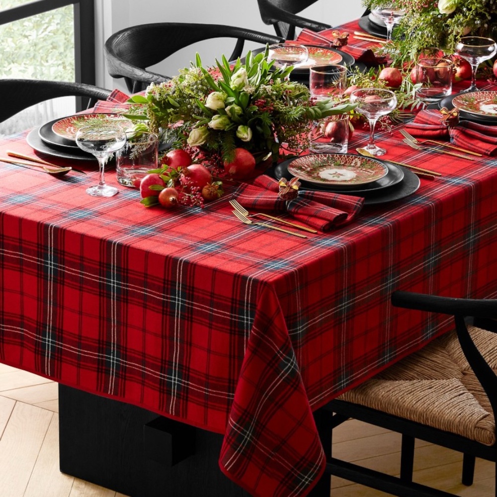 Williams Sonoma Plaid 70”x108”Tablecloth